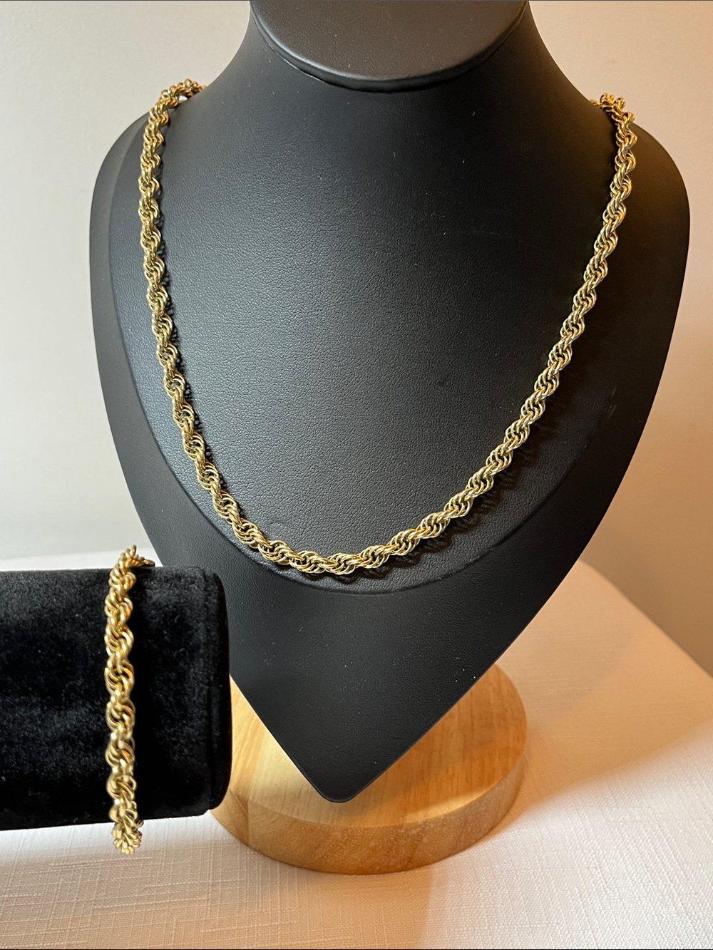 Vintage Gold-Tone Rope Chain Necklace and Bracelet Set
